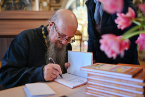 Презентация книги о. Алексия Крылова &laquo;Пятая заповедь&raquo; в Марчугах